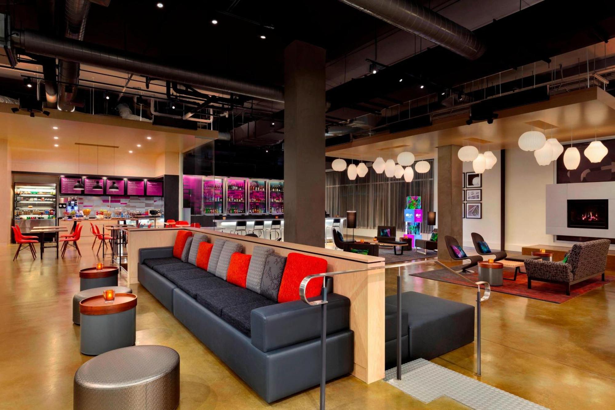 Hotel Aloft Field 3*
