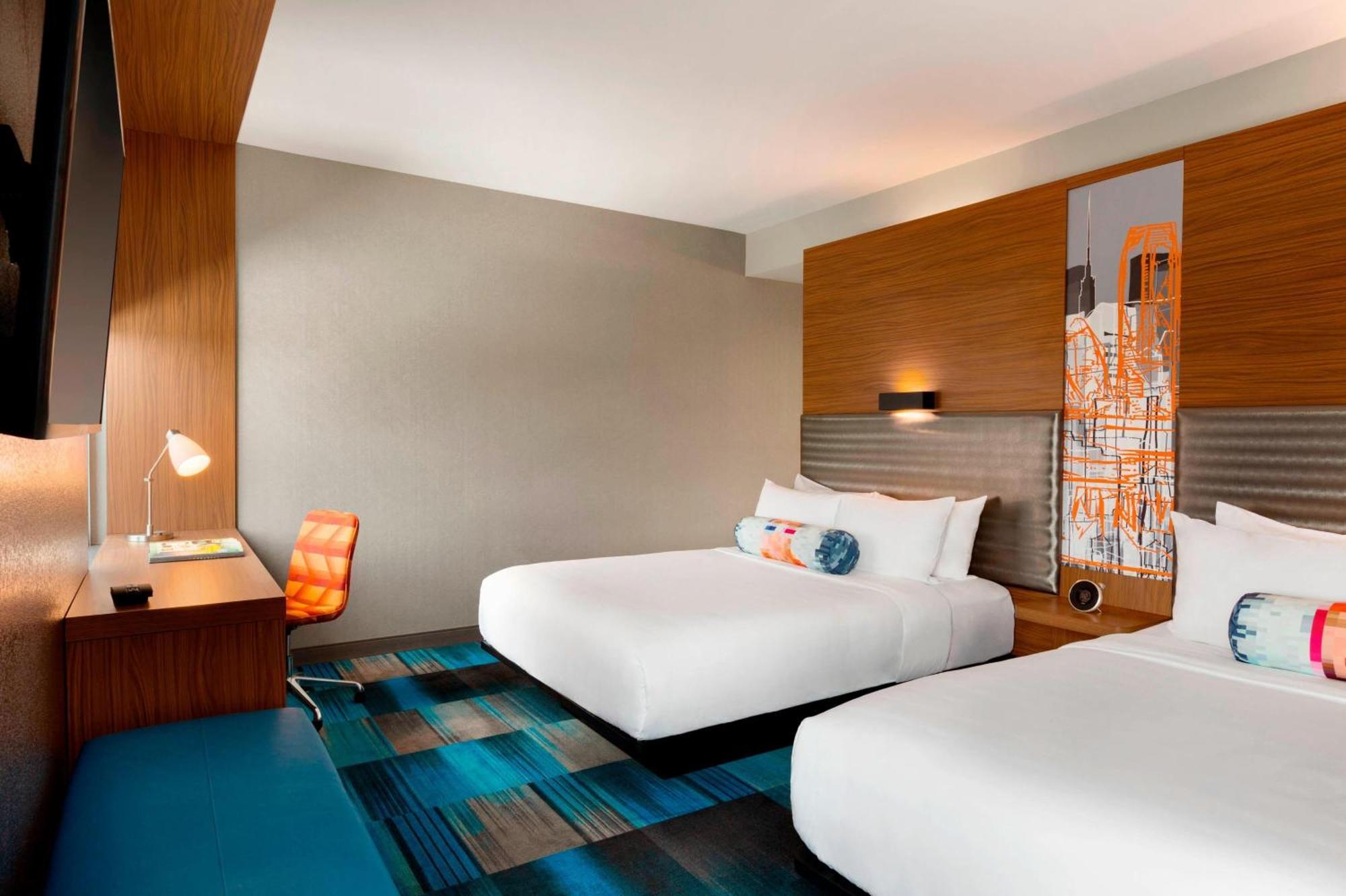 Hotel Aloft Field